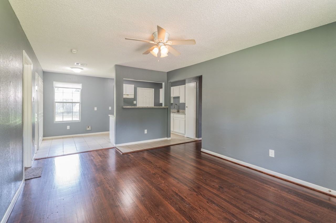 5407 Thrush Dr - Photo 3 of 15