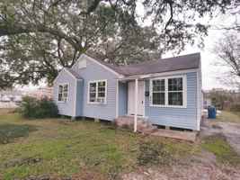 featured image of 203 Beatrice St