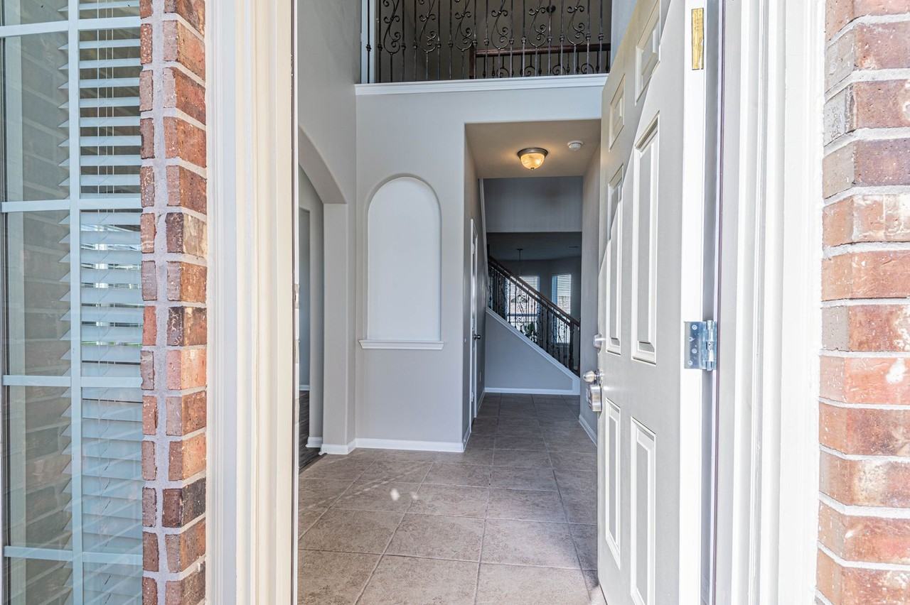 24726 Colonial Elm Dr - Photo 4 of 23