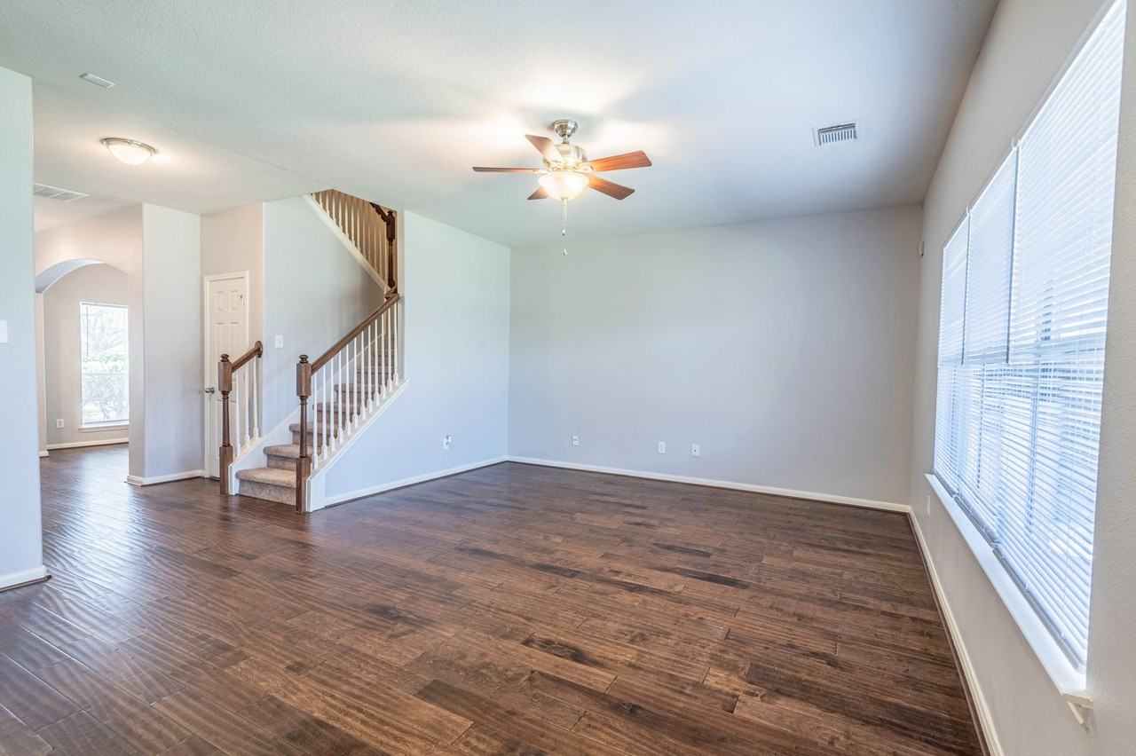 20926 Hamlet Ridge Ln - Photo 4 of 18