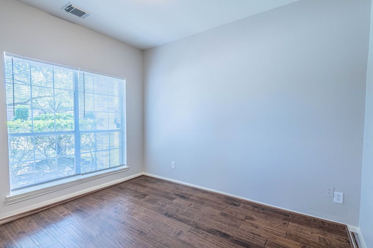 20926 Hamlet Ridge Ln - Photo 5 of 18