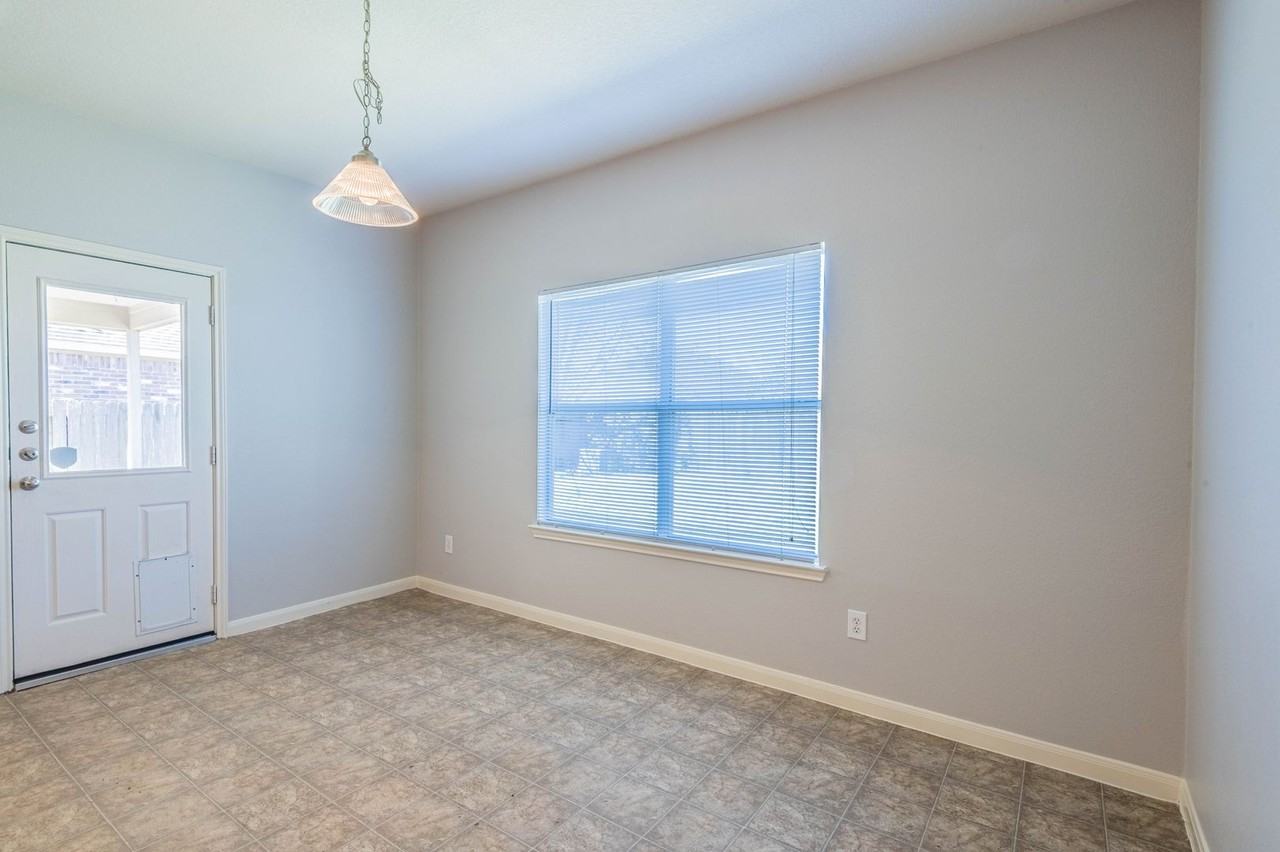 20926 Hamlet Ridge Ln - Photo 7 of 18