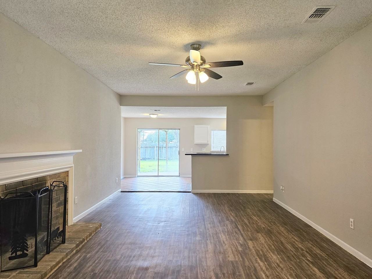 6103 Wolfboro Dr - Photo 3 of 20