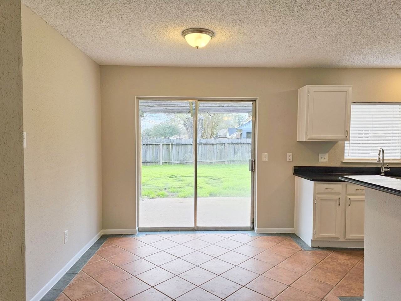 6103 Wolfboro Dr - Photo 4 of 20