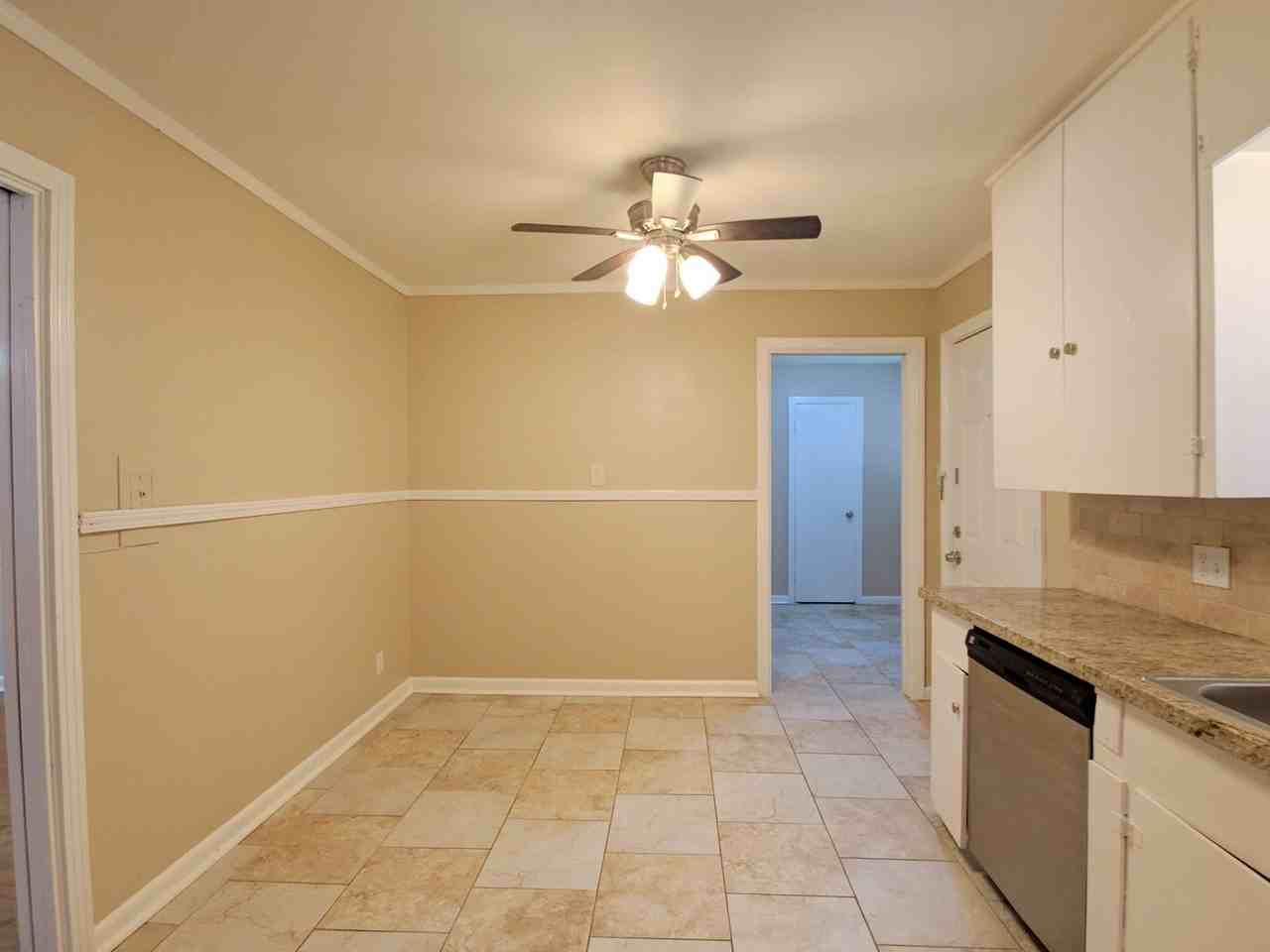 1223 Shawnee St - Photo 7 of 15