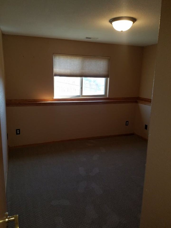 4710 Charmwood Dr - Photo 7 of 22