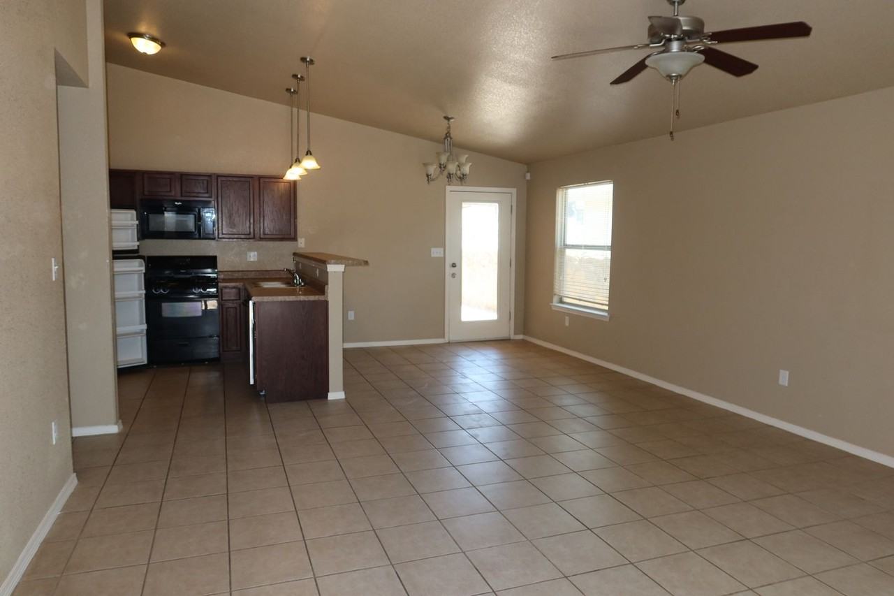 14217 Otter Point Dr - Photo 2 of 21