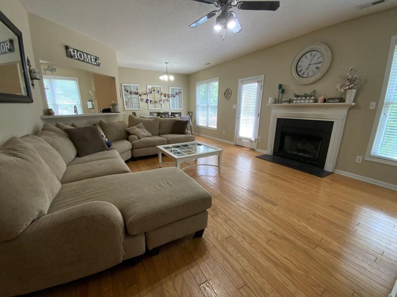 548 Raintree Rd - Photo 2 of 15