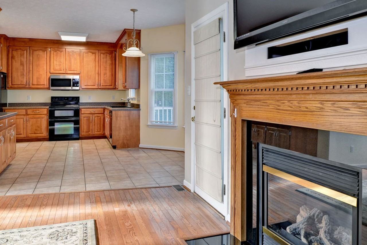 410 Jamestown Dr - Photo 7 of 36