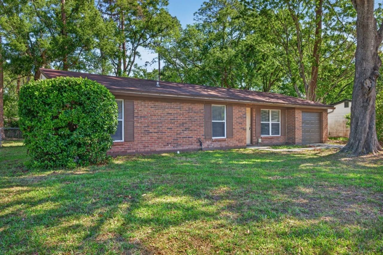 1675 Mary Beth Dr - Photo 3 of 32