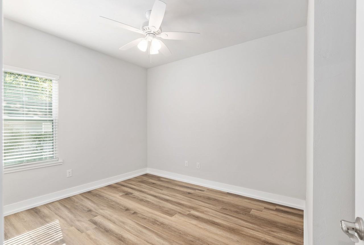 427 Nw 2nd St - Photo 6 of 22