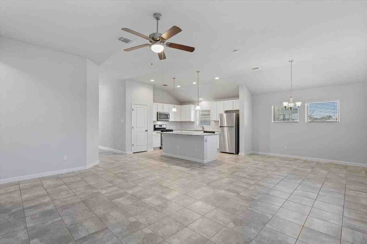 221 Bridgestone Way - Photo 5 of 27