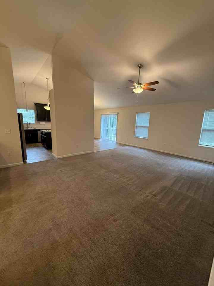 401 Spring Valley Run - Photo 4 of 23