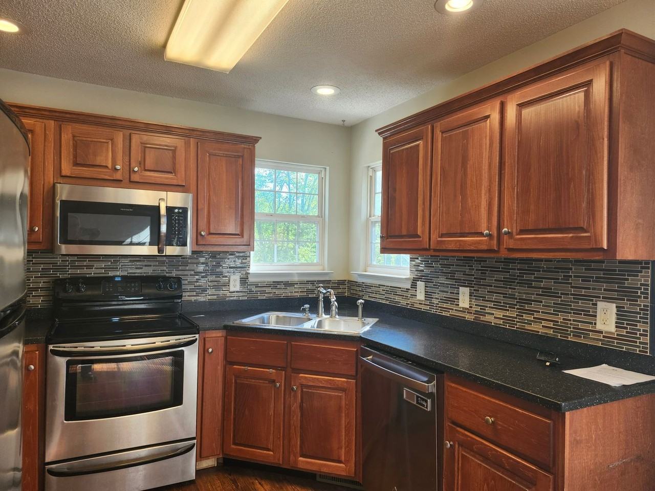 6031 Gibbs Ln - Photo 2 of 23