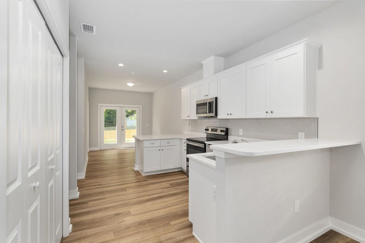 420 Nw 1st St - Photo 4 of 22