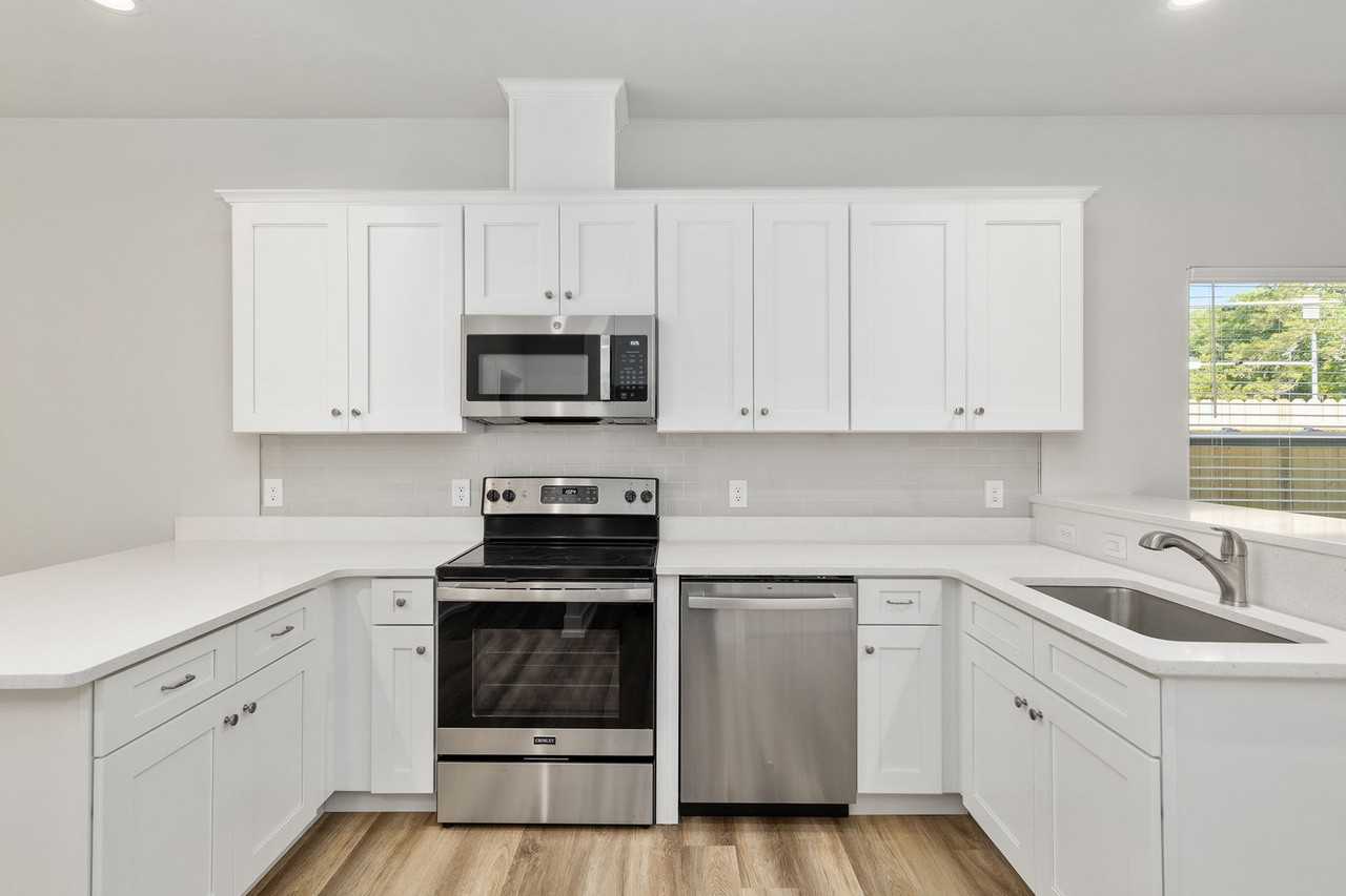 420 Nw 1st St - Photo 7 of 22