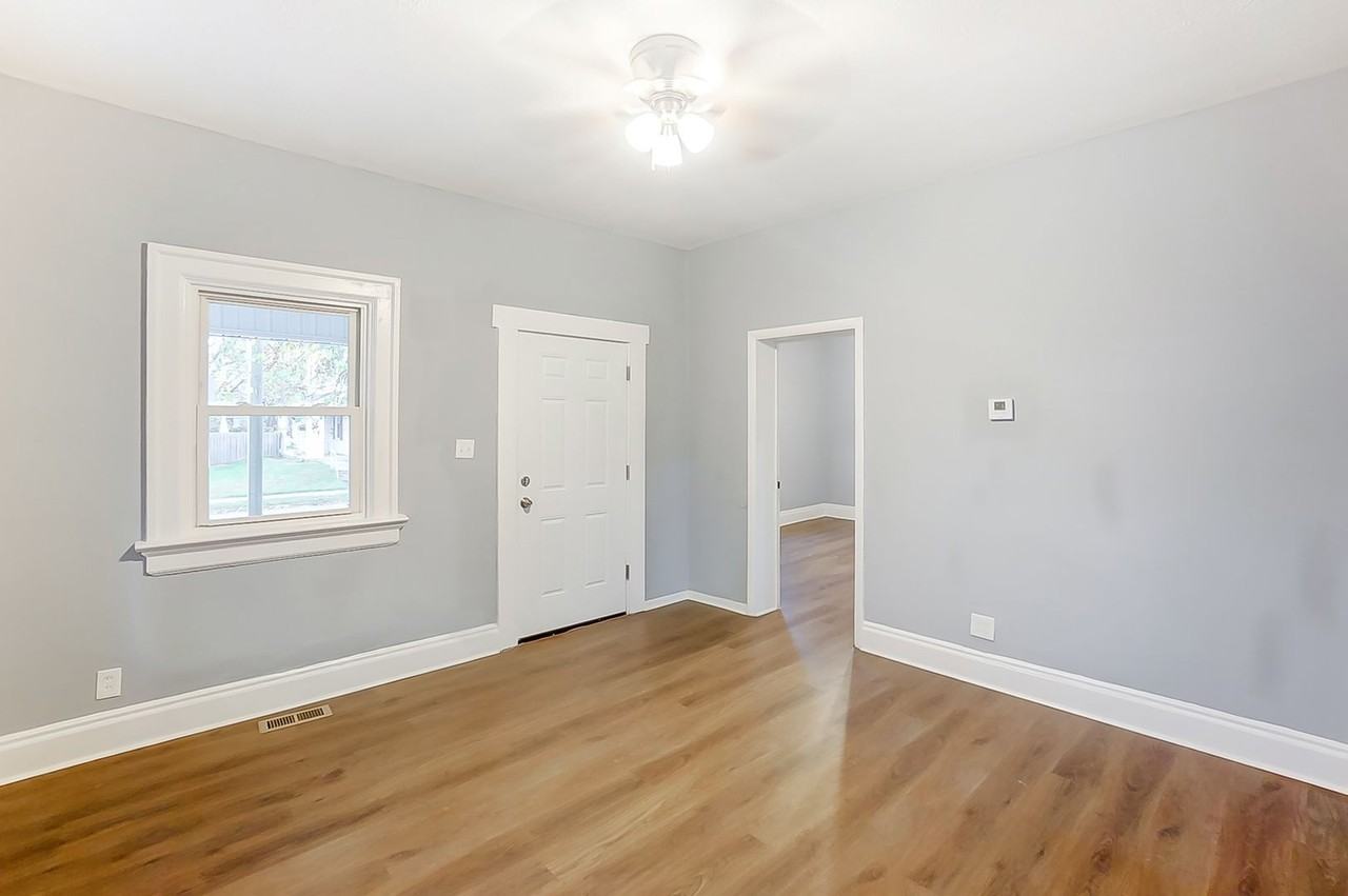 512 Troy St - Photo 3 of 30