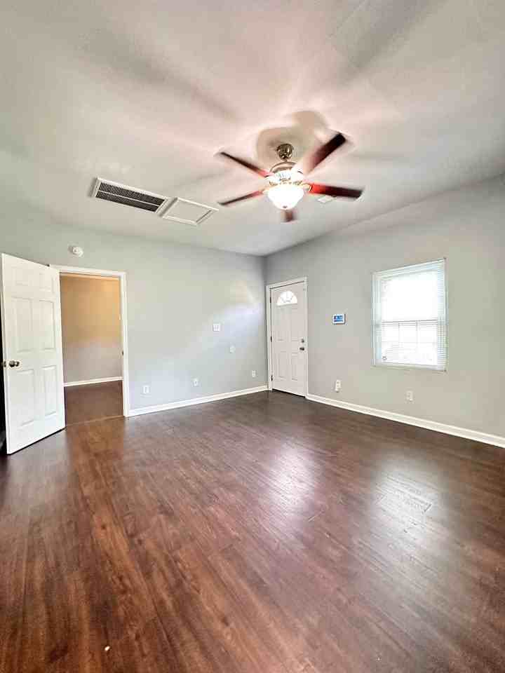 934 5th St Sw - Photo 4 of 14