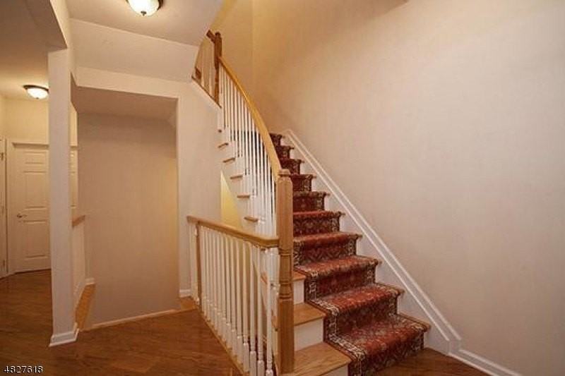 321 Edmonton Ct - Photo 3 of 13