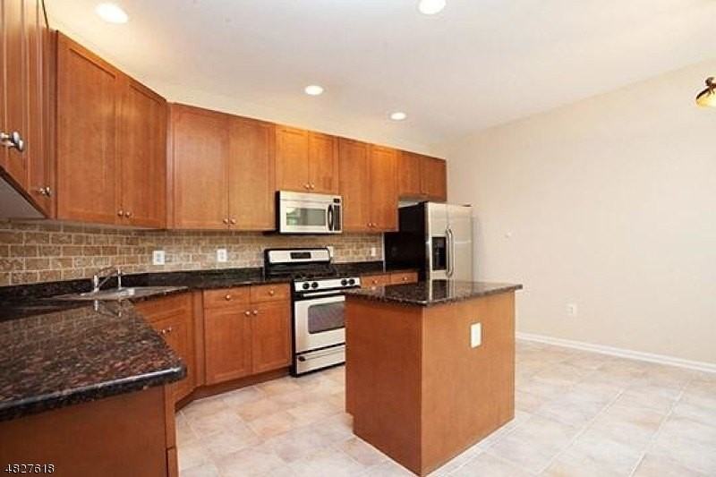 321 Edmonton Ct - Photo 7 of 13