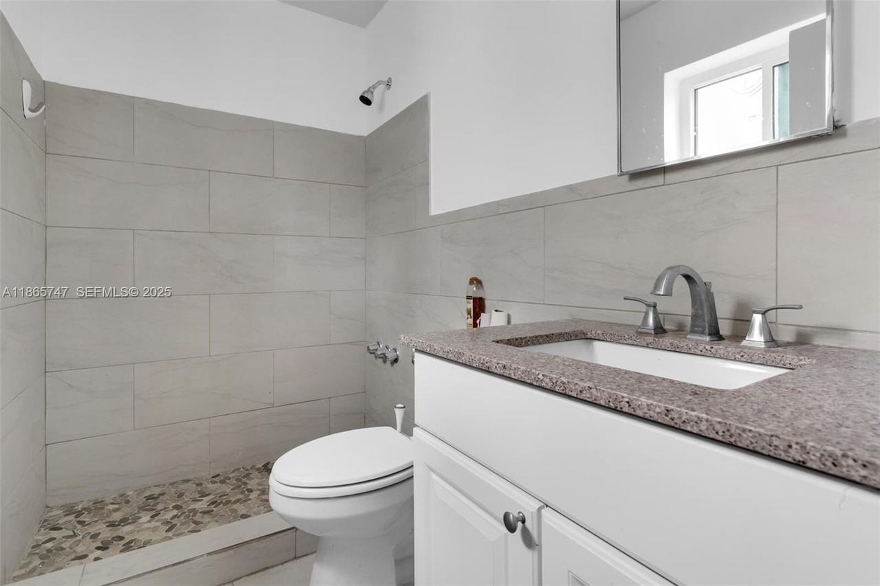 1282 Northwest 55th Terrace - Photo 4 of 27