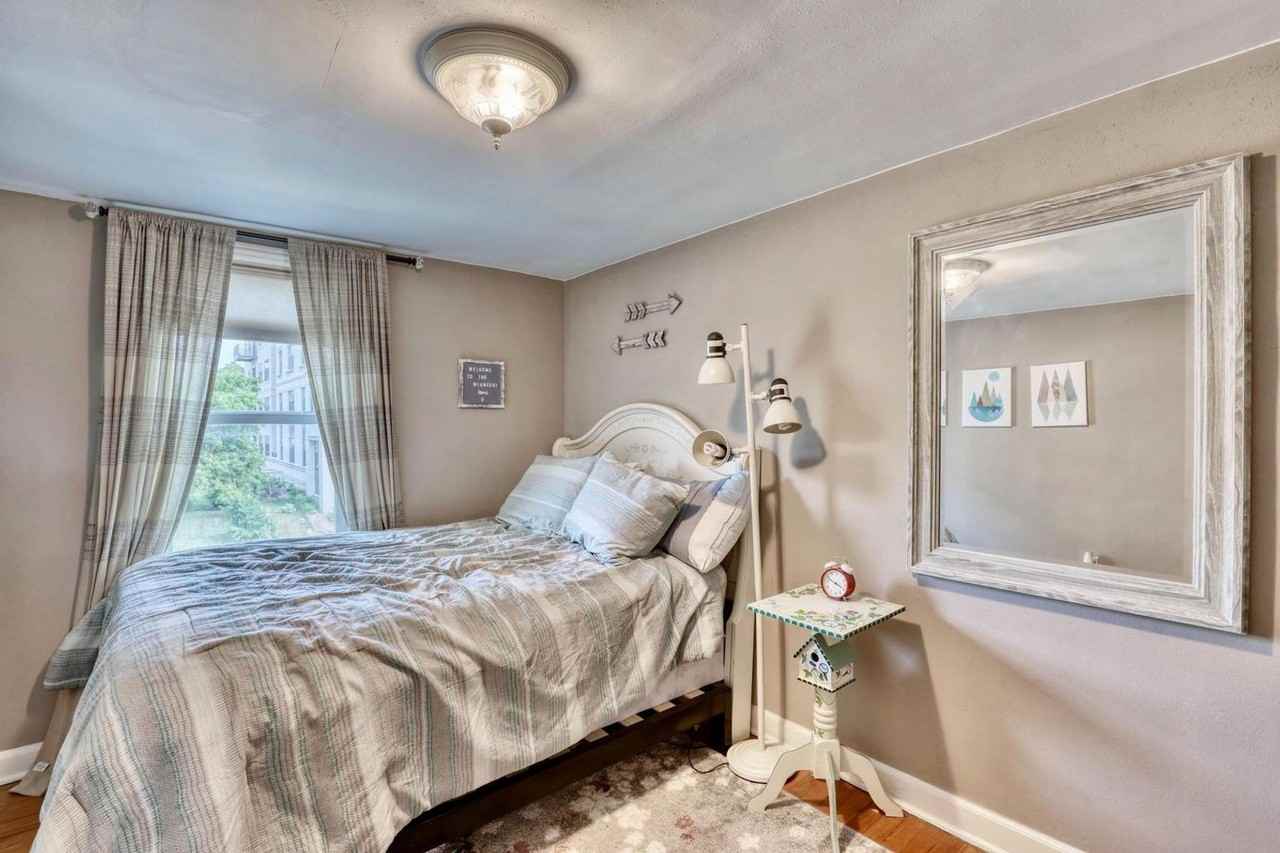 1621 N Van Buren St - Photo 7 of 22