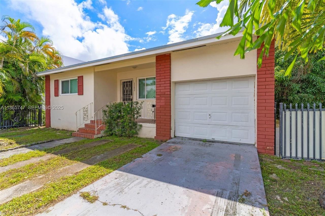 1282 Northwest 55th Terrace - Photo 5 of 27