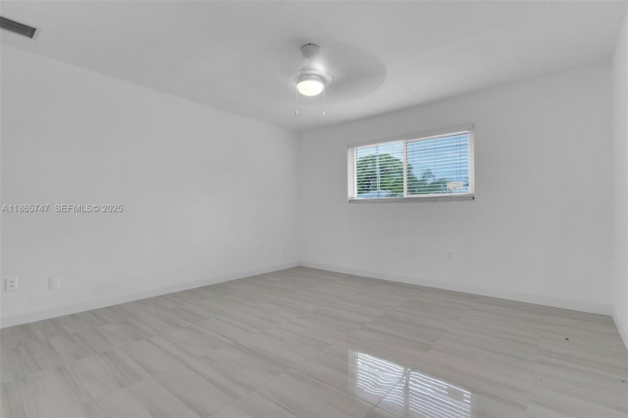 1282 Northwest 55th Terrace - Photo 7 of 27