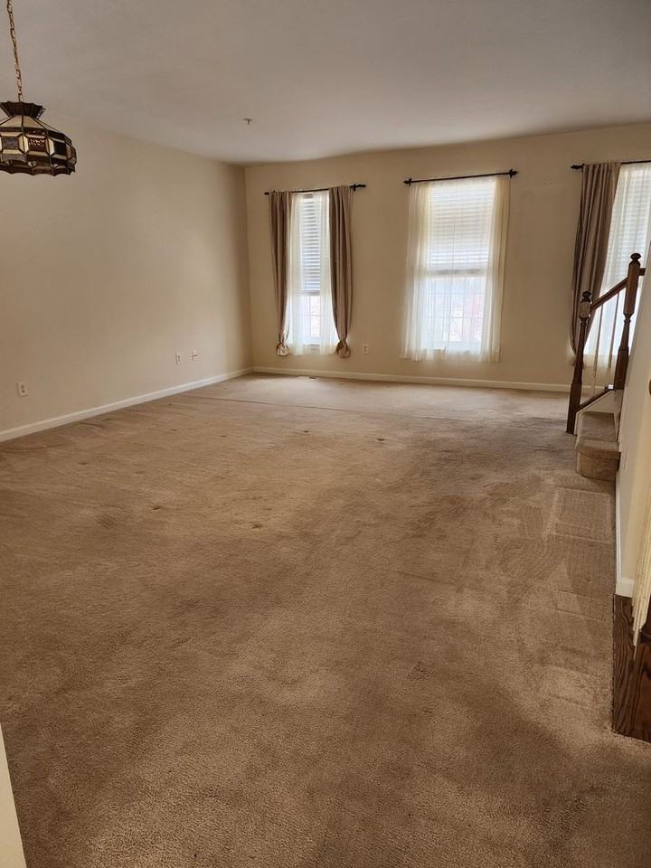 507 Sylvan Ct - Photo 3 of 5