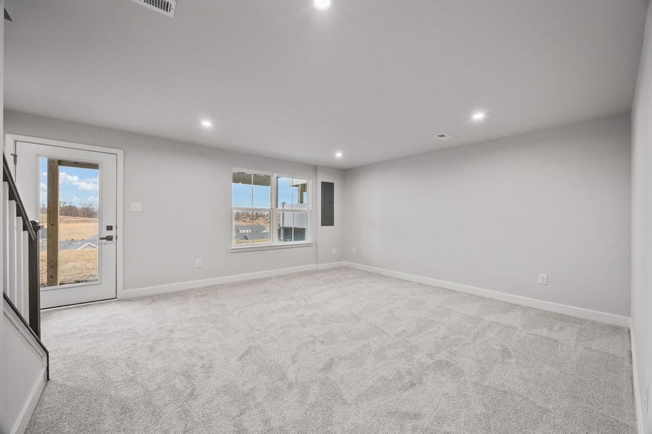 22 Iron Horse Ln - Photo 4 of 35