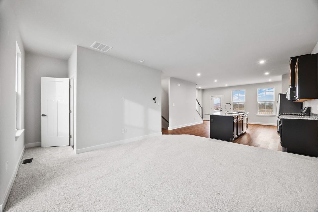 22 Iron Horse Ln - Photo 7 of 35