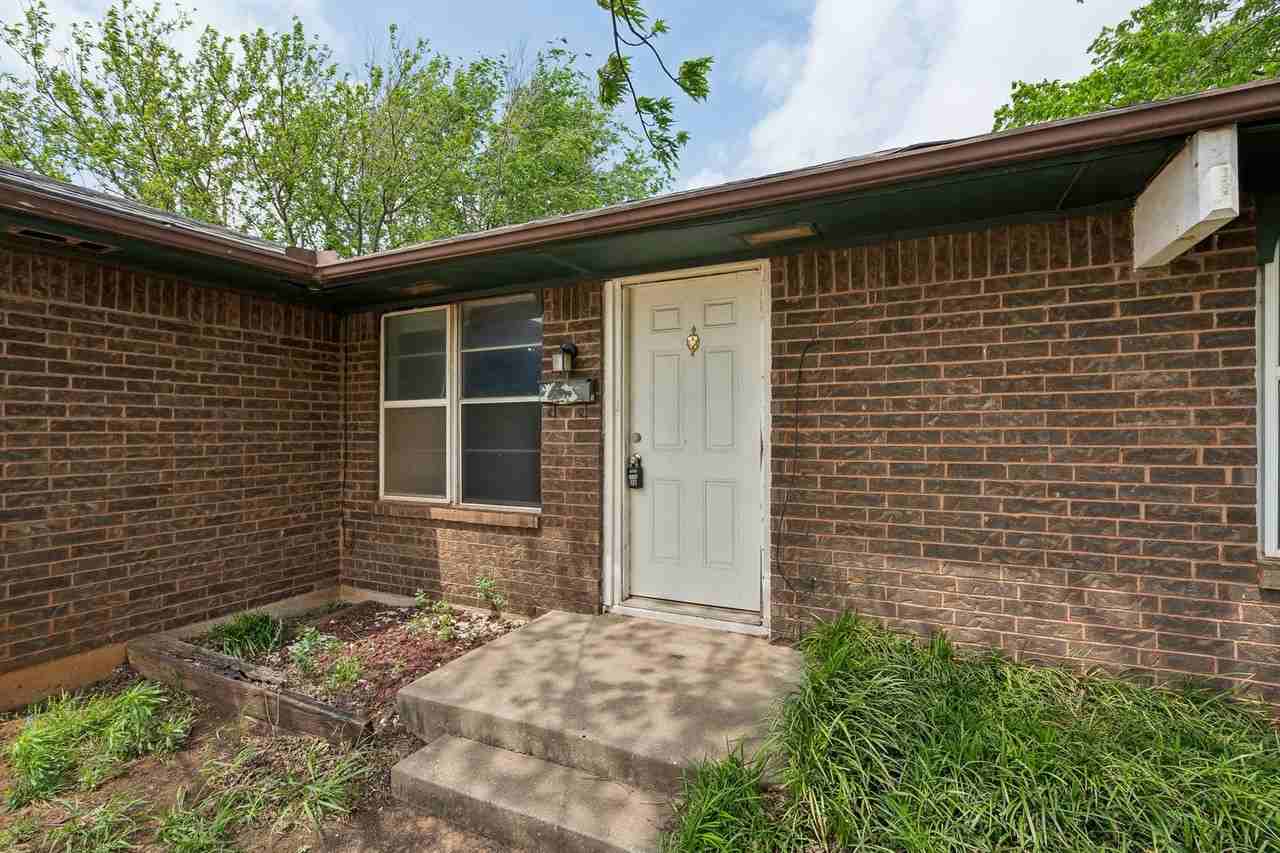 3005 Se 51st St - Photo 2 of 26
