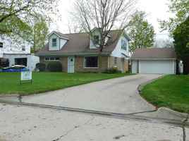 featured image of 1202 Cambridge Dr