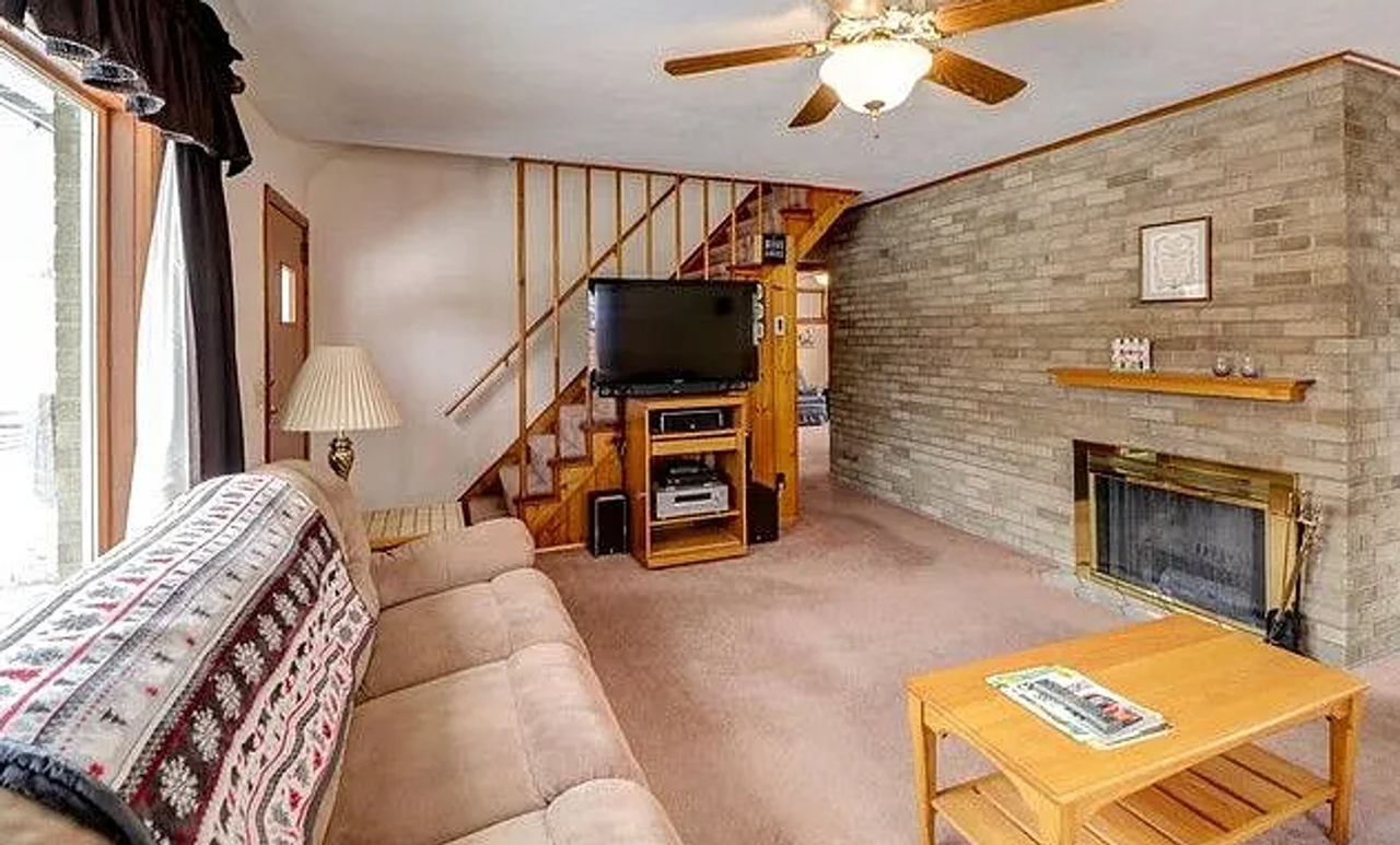 1202 Cambridge Dr - Photo 3 of 12