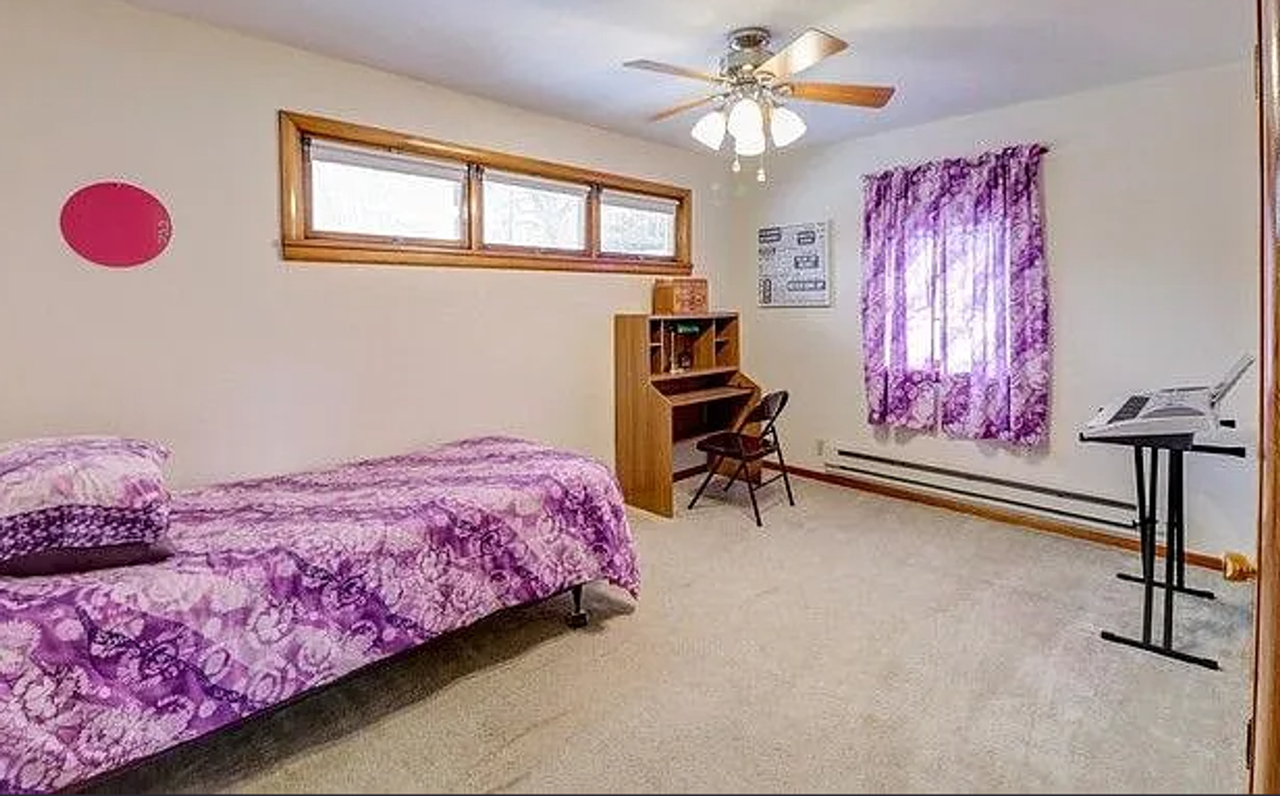 1202 Cambridge Dr - Photo 7 of 12