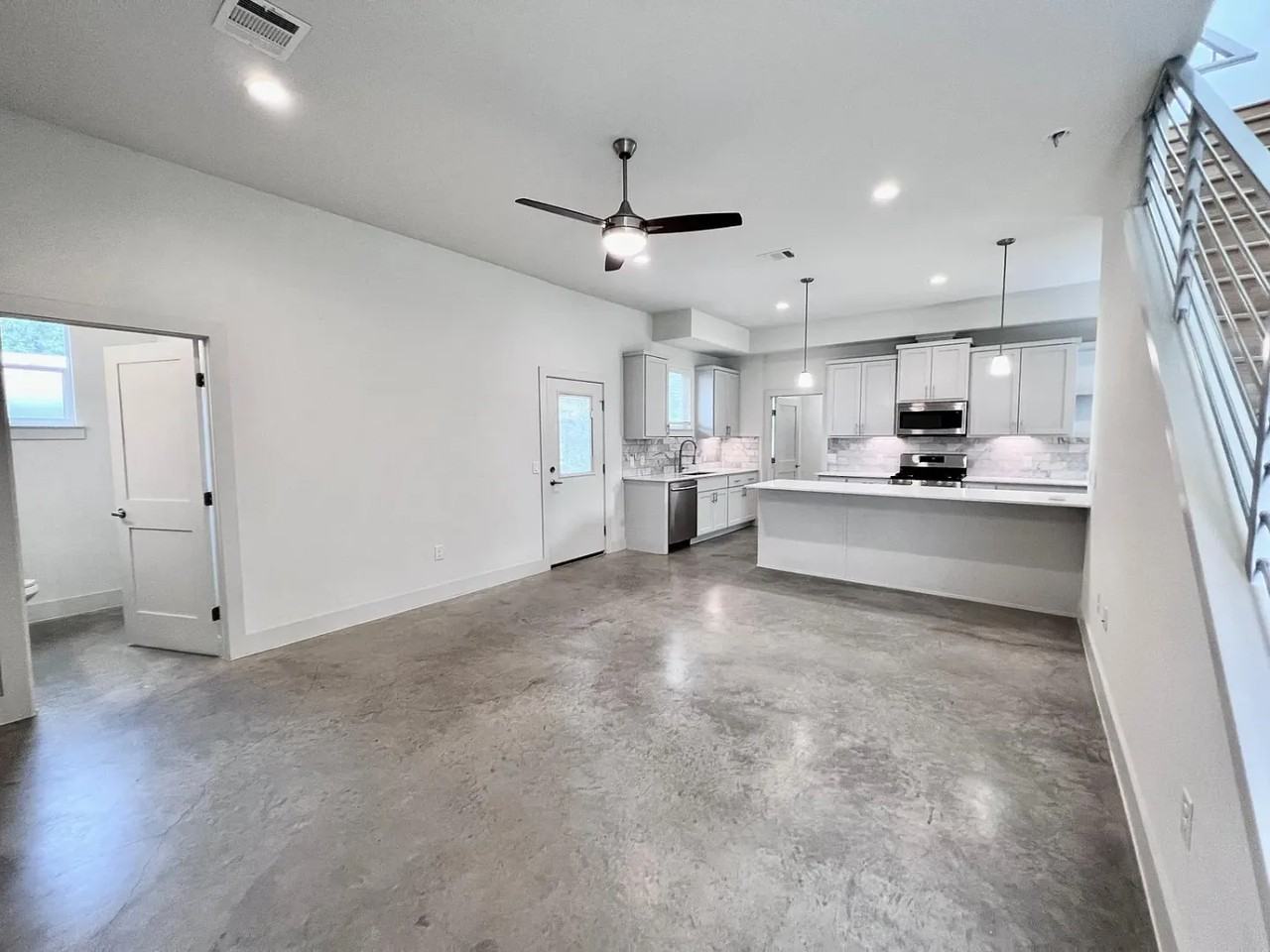 6913 Meador Ave - Photo 2 of 30