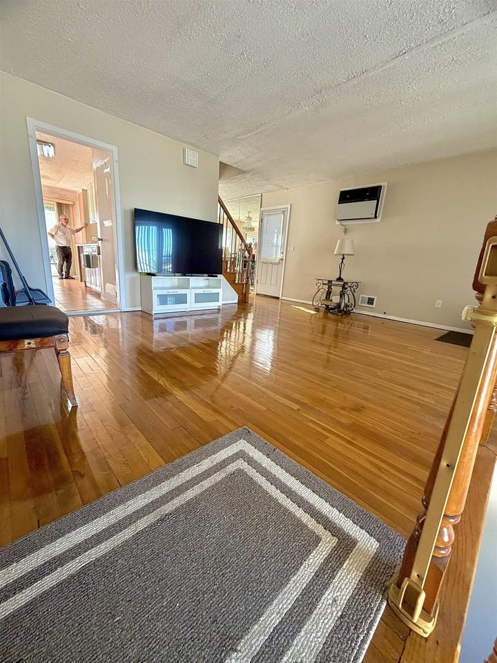 3515 Charles Ct - Photo 2 of 12