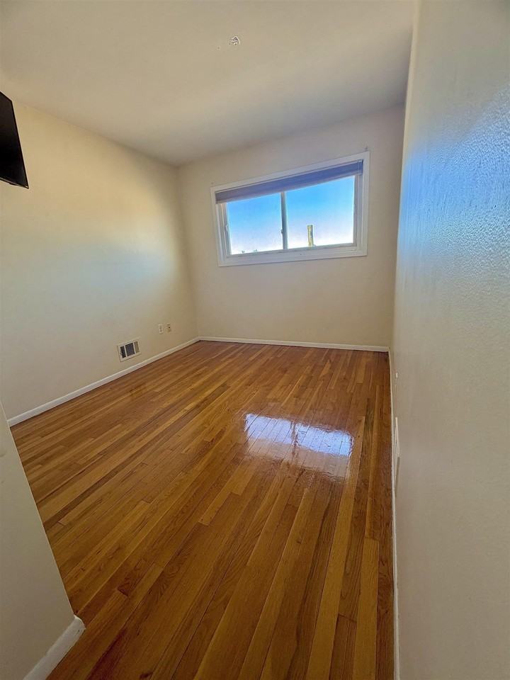 3515 Charles Ct - Photo 7 of 12