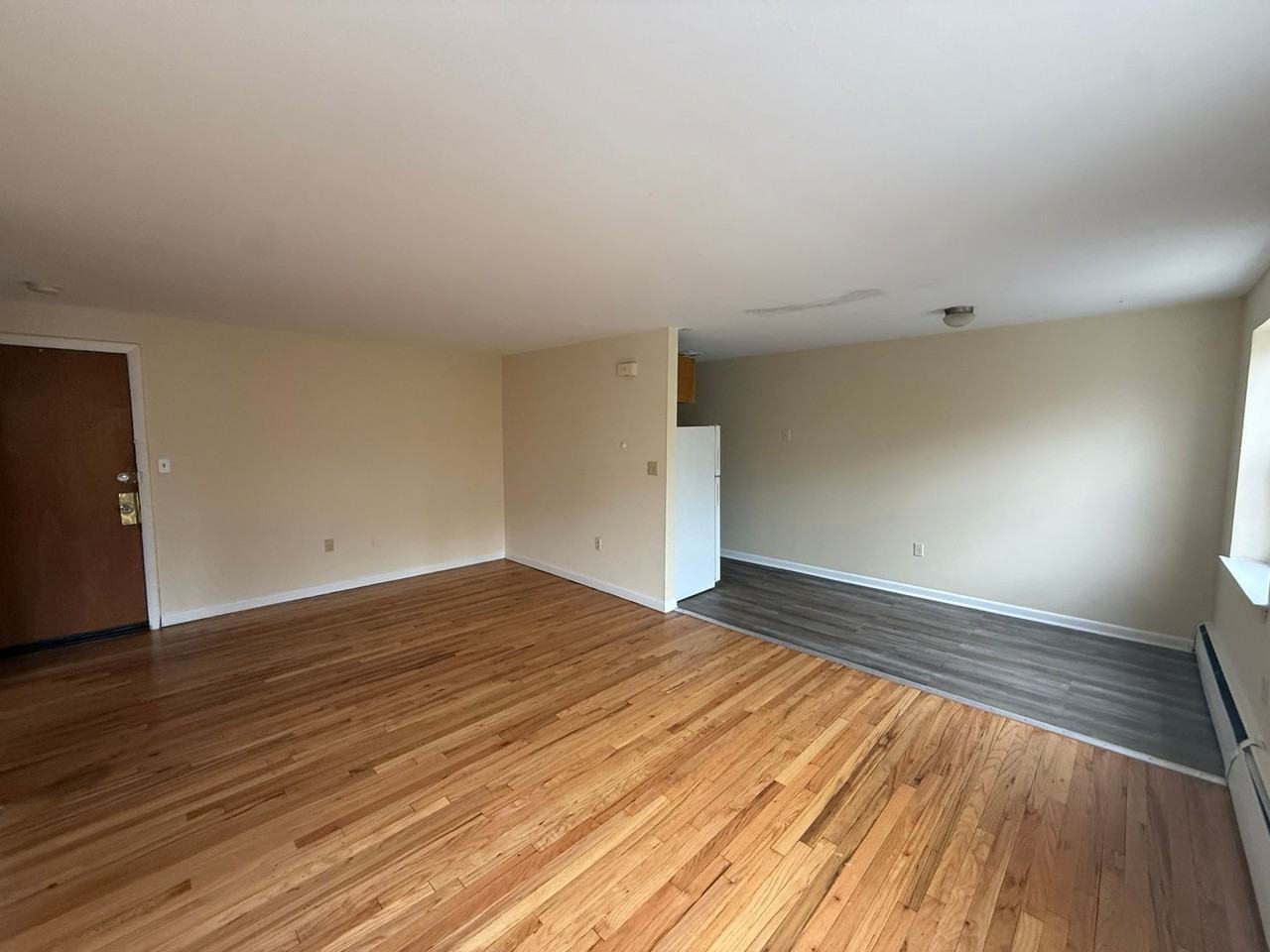 105 Preston St - Photo 3 of 4