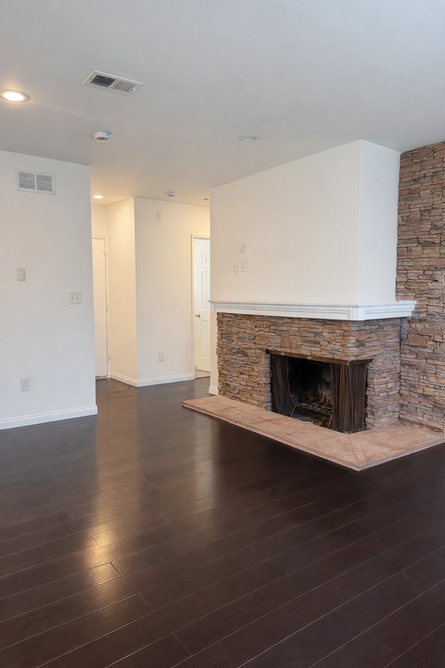 2540 Hudspeth St - Photo 2 of 13