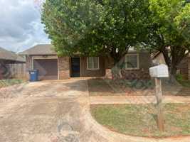 featured image of 733 W Perry Dr