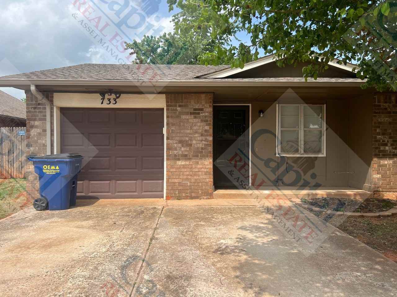 733 W Perry Dr - Photo 2 of 32