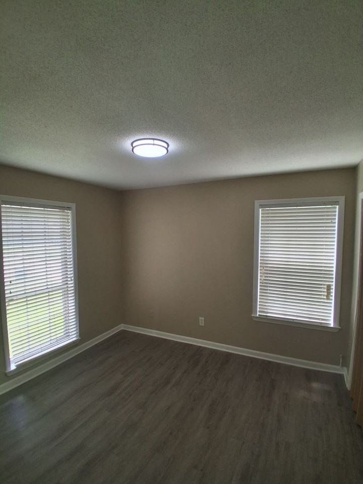 5091 Boeingshire Dr - Photo 6 of 10