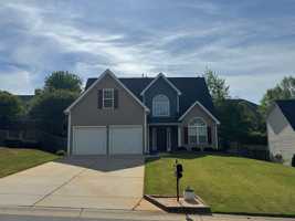 featured image of 136 Madelia Pl