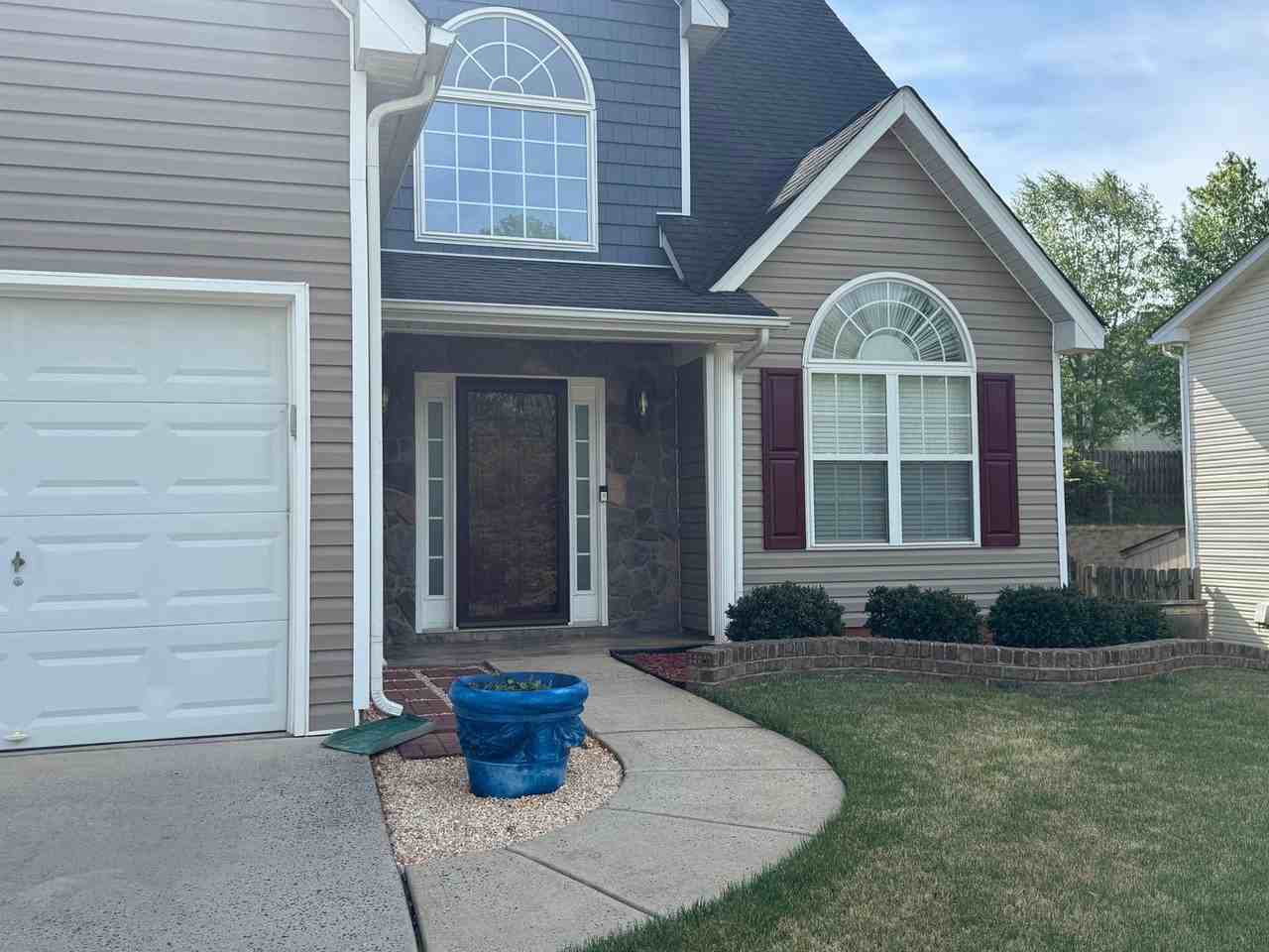 136 Madelia Pl - Photo 3 of 49