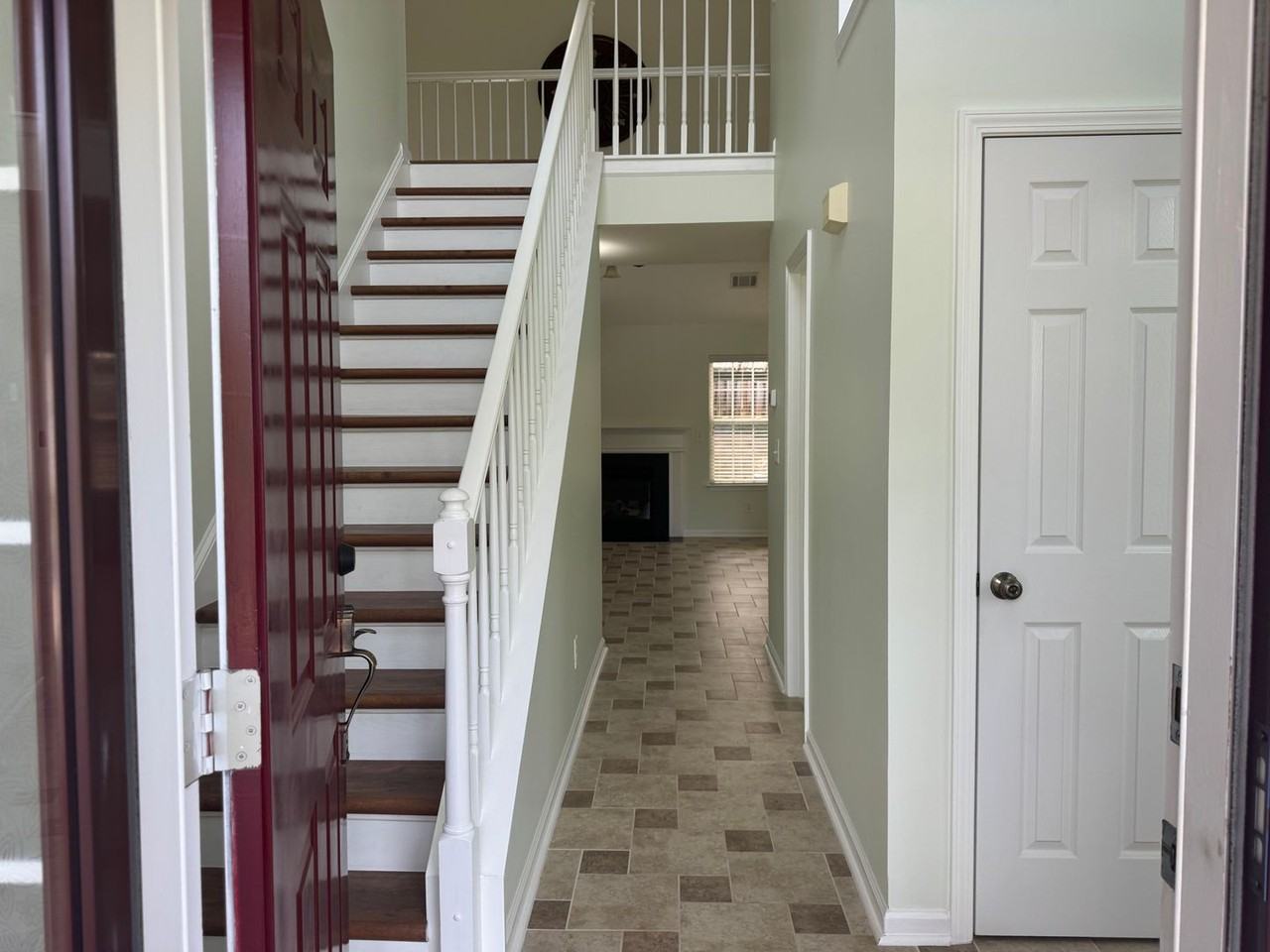 136 Madelia Pl - Photo 4 of 49