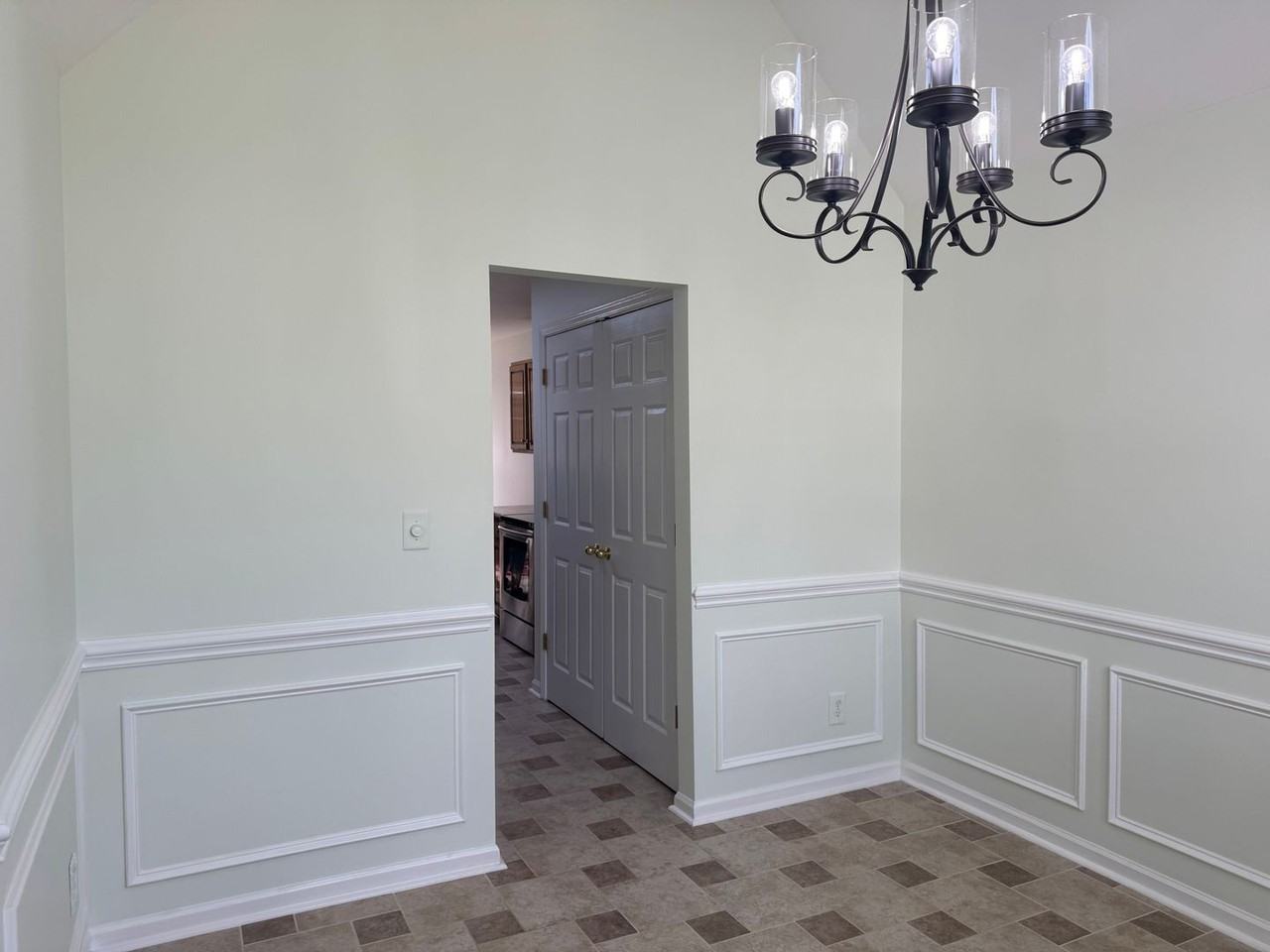 136 Madelia Pl - Photo 7 of 49