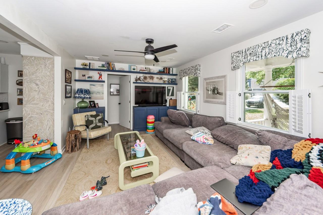 2045 Lake Ave - Photo 3 of 37