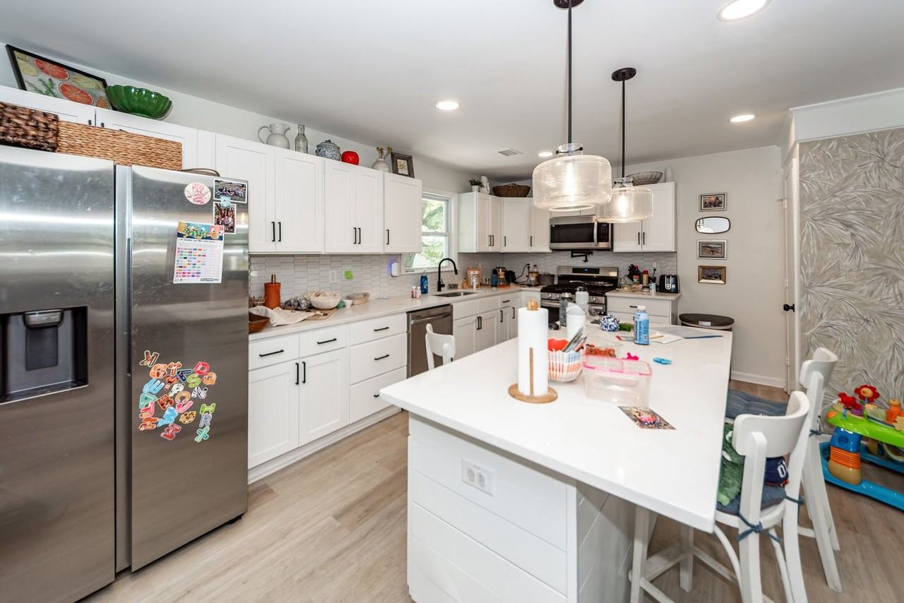 2045 Lake Ave - Photo 6 of 37