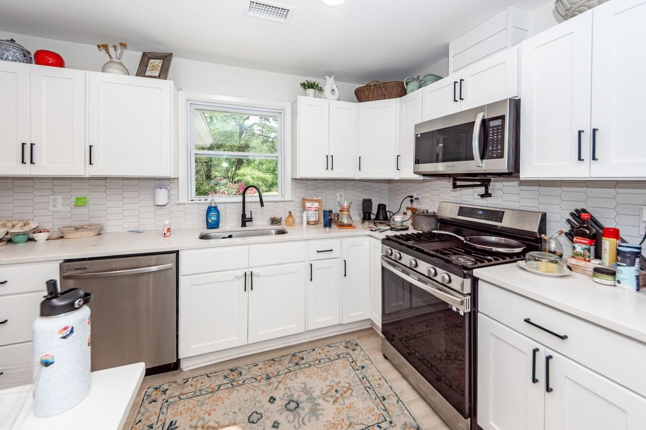 2045 Lake Ave - Photo 7 of 37